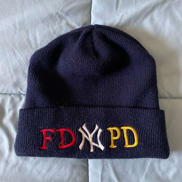 Yankees Beanie - Picture 1 of 3